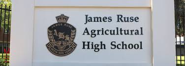 چگونه مدرسه جیمز روس به الگویی برای پیشرفت مدارس تبدیل شده است؟