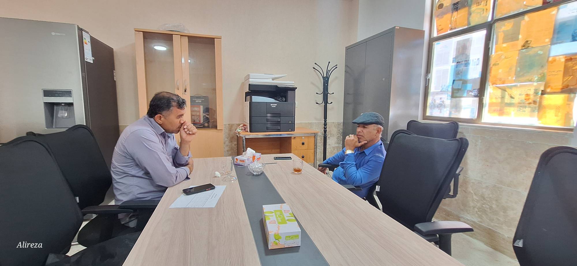 نشست جناب آقای درویشی با متخصص نصب گلخانه برای توسعه زیرساخت‌های هنرستان